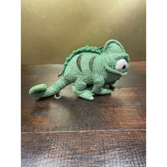 Disney Store Kids Rare Pascal Chameleon Tangled Plush Coin Purse Chain Bag‎